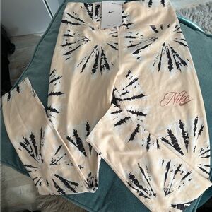 Nike women’s dry fit leggings